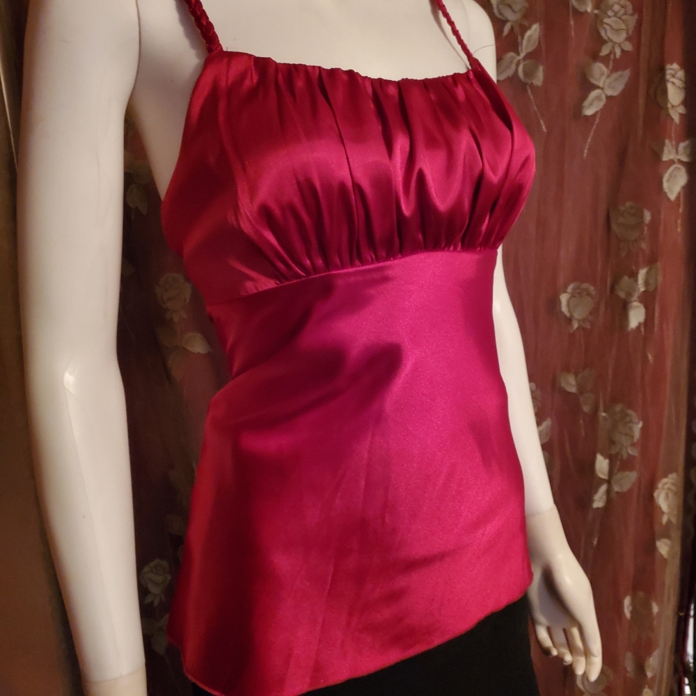❤Beautiful Deep Red Silk Top❤ - Picture 4 of 7